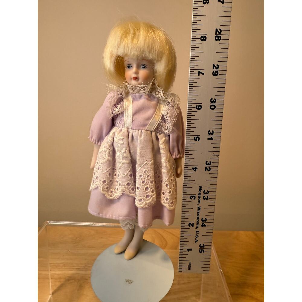 Vintage Collectible Doll Light Purple Victorian-style Dress w White Lace - Picture 4 of 10